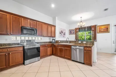 1098 Grove Park Circle Boynton Beach FL 33436