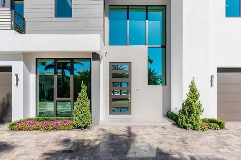 725 Ne 71st Street Boca Raton FL 33487