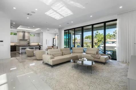 725 Ne 71st Street Boca Raton FL 33487