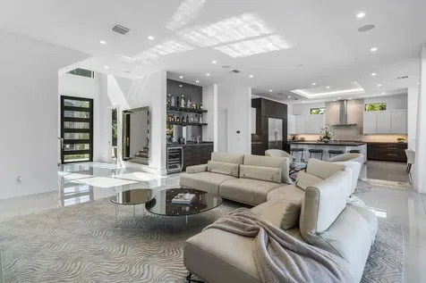 725 Ne 71st Street Boca Raton FL 33487