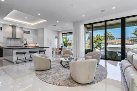 725 Ne 71st Street Boca Raton FL 33487