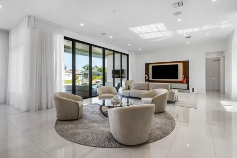 725 Ne 71st Street Boca Raton FL 33487