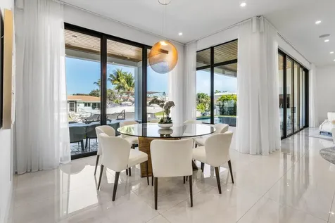 725 Ne 71st Street Boca Raton FL 33487