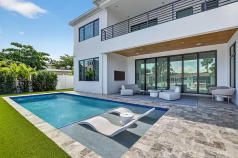 725 Ne 71st Street Boca Raton FL 33487