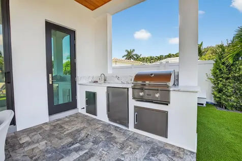 725 Ne 71st Street Boca Raton FL 33487