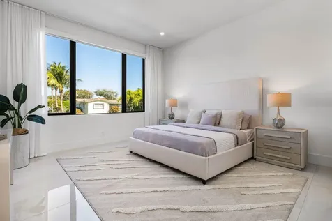 725 Ne 71st Street Boca Raton FL 33487