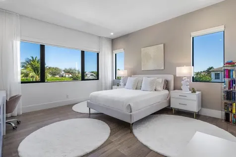 725 Ne 71st Street Boca Raton FL 33487
