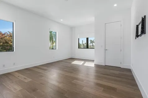 725 Ne 71st Street Boca Raton FL 33487