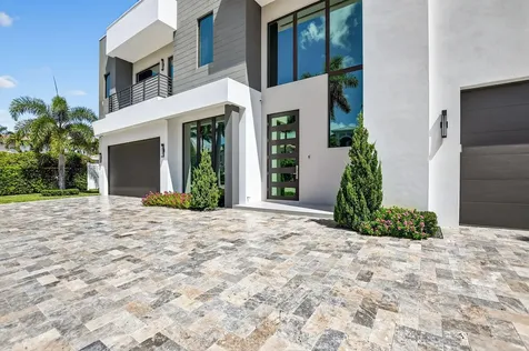 725 Ne 71st Street Boca Raton FL 33487