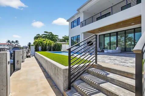 725 Ne 71st Street Boca Raton FL 33487