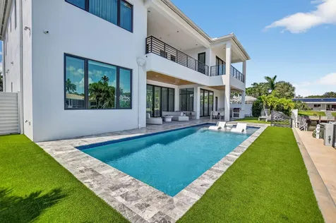 725 Ne 71st Street Boca Raton FL 33487