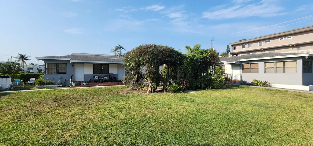 130 S Lakeside 1 Drive Lake Worth Beach FL 33460
