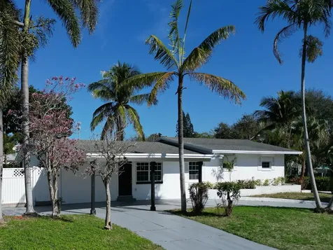 231 N Seacrest Circle Delray Beach FL 33444