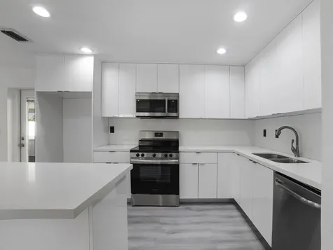 231 N Seacrest Circle Delray Beach FL 33444
