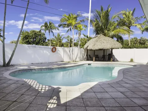 231 N Seacrest Circle Delray Beach FL 33444