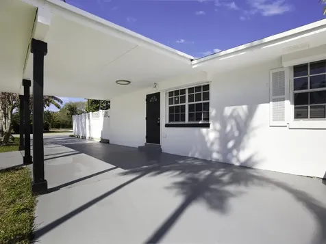 231 N Seacrest Circle Delray Beach FL 33444