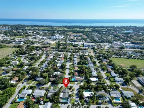 231 N Seacrest Circle Delray Beach FL 33444