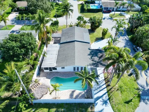231 N Seacrest Circle Delray Beach FL 33444