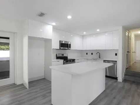 231 N Seacrest Circle Delray Beach FL 33444