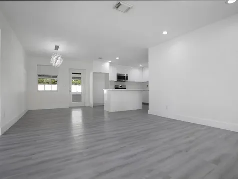 231 N Seacrest Circle Delray Beach FL 33444