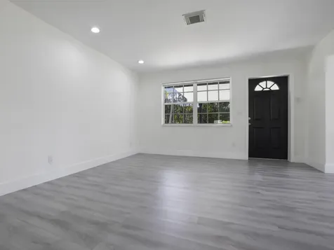 231 N Seacrest Circle Delray Beach FL 33444
