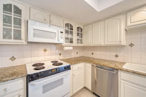 530 Forestview Drive Atlantis FL 33462