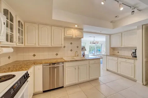 530 Forestview Drive Atlantis FL 33462
