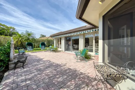 530 Forestview Drive Atlantis FL 33462