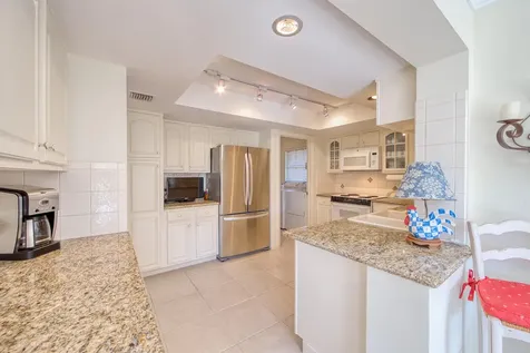 530 Forestview Drive Atlantis FL 33462
