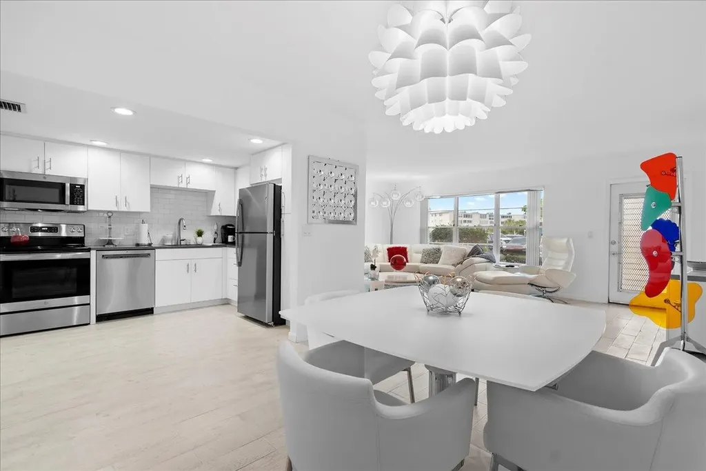 104 Wellington B West Palm Beach FL 33417