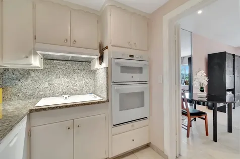 2711 S Ocean 0020 Boulevard Highland Beach FL 33487