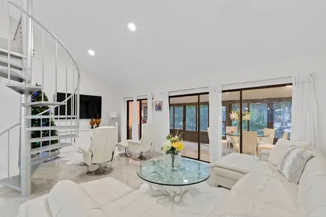 6850 Nw 2nd Avenue Boca Raton FL 33487