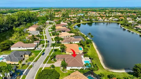 8200 Muirhead Circle Boynton Beach FL 33472