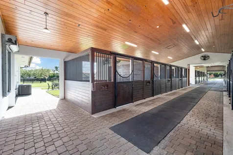 4915 Stables Way Wellington FL 33414