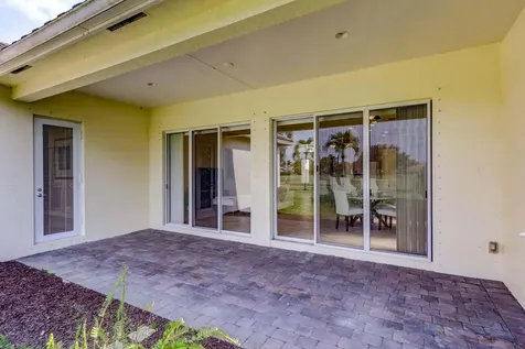 10655 La Strada West Palm Beach FL 33412