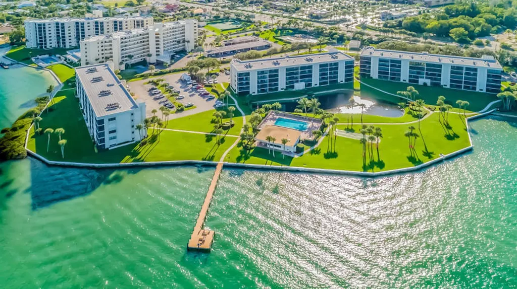 200 Intracoastal Place Tequesta FL 33469
