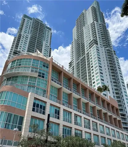 253 Ne 2nd Street Miami FL 33132