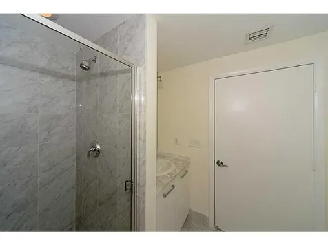 253 Ne 2nd Street Miami FL 33132