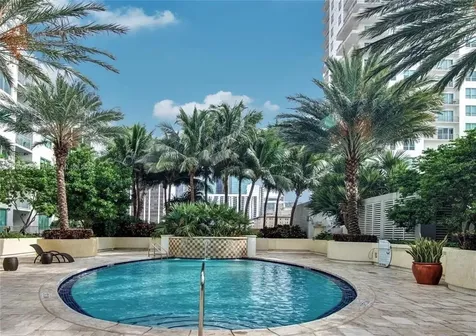 253 Ne 2nd Street Miami FL 33132