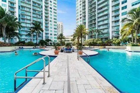 253 Ne 2nd Street Miami FL 33132