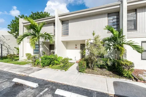 1185 Nw 98th Terrace Pembroke Pines FL 33024