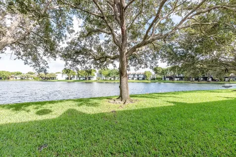 1185 Nw 98th Terrace Pembroke Pines FL 33024