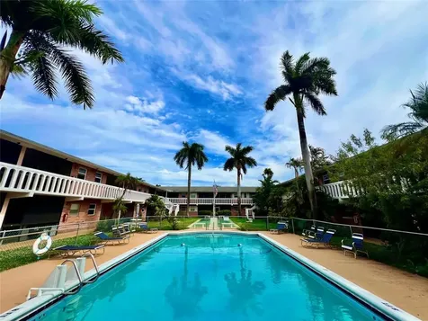 160 Ne 8th Avenue Hallandale Beach FL 33009