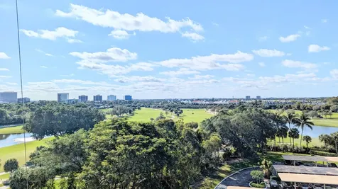 2425 Presidential 805 Way West Palm Beach FL 33401