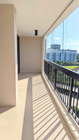 2425 Presidential 805 Way West Palm Beach FL 33401