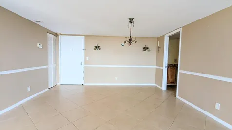 2425 Presidential 805 Way West Palm Beach FL 33401