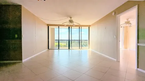 2425 Presidential 805 Way West Palm Beach FL 33401