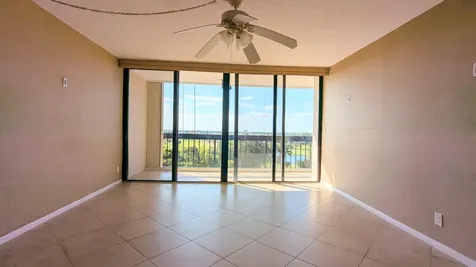 2425 Presidential 805 Way West Palm Beach FL 33401