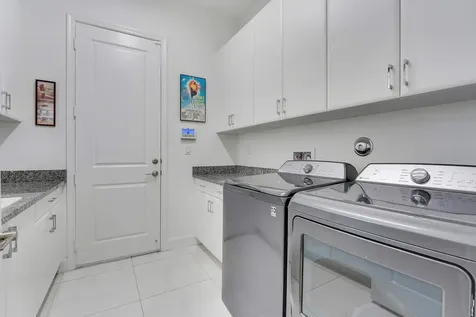 9223 Mountain Pine Grove Boynton Beach FL 33473