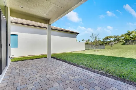 9223 Mountain Pine Grove Boynton Beach FL 33473